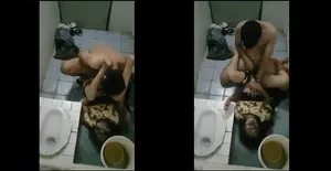 [reup] chơi người tình say xỉn trong wc quán karaoke