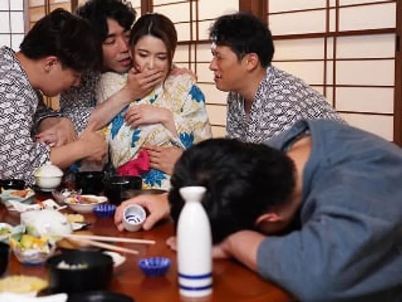 đưa Người vợ đi suối nước nóng, Chồng yêu không biết bà xã bị người khác xoạc sấp mặt