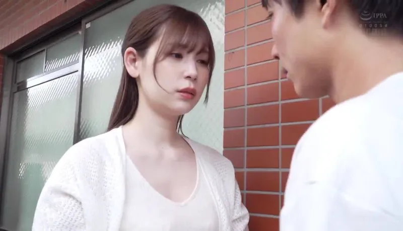 Anh xã tẻ nhạt, người vợ nhận ra cậu thanh niên gần nhà tốt hơn