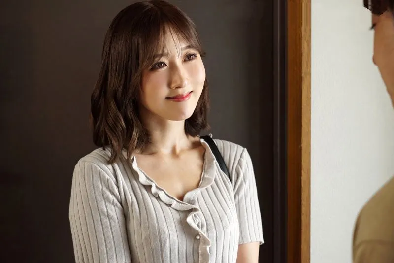 Cô vợ về nhà bố má đẻ sau cuộc cãi nhau, anh xã rủ cô bạn thân về nhà tâm sự…