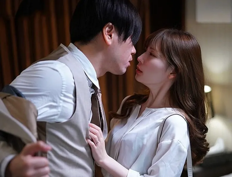 Quản lý thầm yêu em thư ký đã có ông xã và kế hoạch cho chuyến công tác