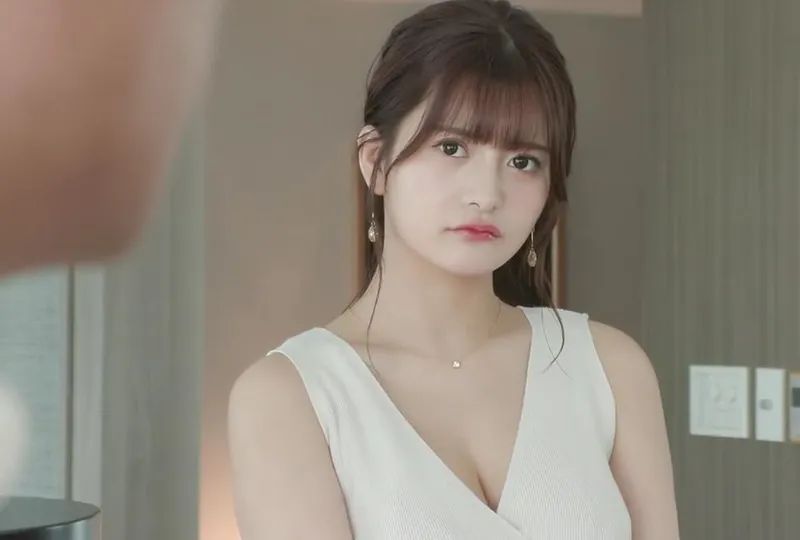 Cô vợ bỏ nhà đi khi cả hai cãi nhau… thì em cô vợ bất ngờ đến an ủi anh rể