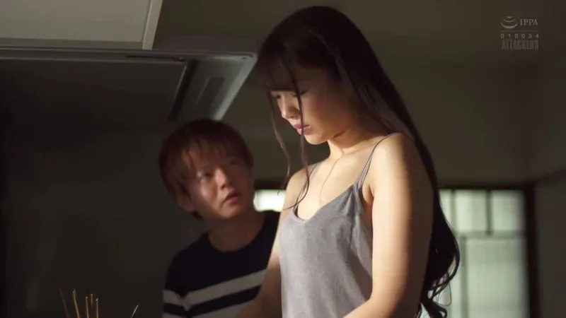 Chồng sắp cưới của chị gái phang cô em vợ yêu đang buồn bã vì thất tình