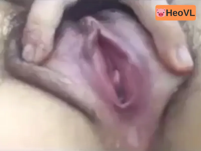 Em người yêu show cận cảnh lồn đang thở